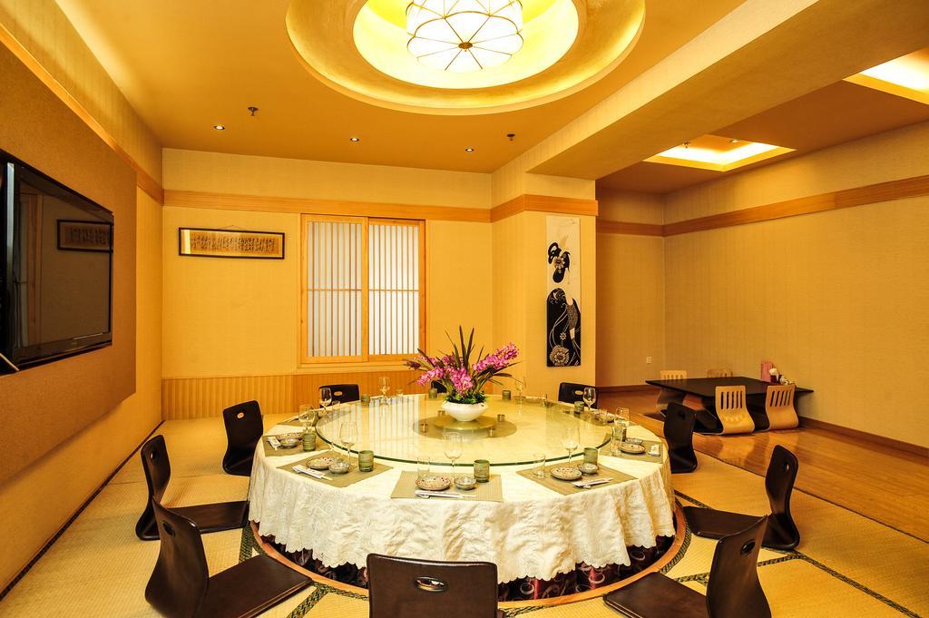 Dalian Friendship Hotel Екстериор снимка